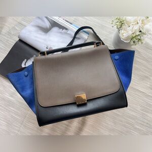 Celine trapeze